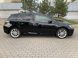 Lexus CT 200h 2011 y Hatchback