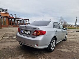 Toyota Corolla 2010 y Sedan