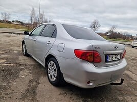 Toyota Corolla 2010 y Sedan