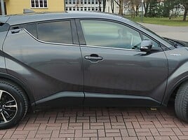 Toyota C-HR 2017 г Внедорожник / Кроссовер