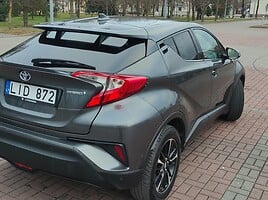 Toyota C-HR 2017 г Внедорожник / Кроссовер