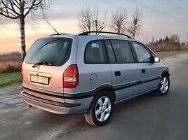 Opel Zafira 2004 m Vienatūris