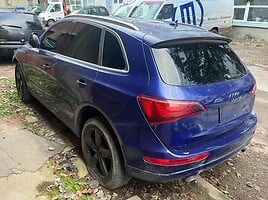 Audi Q5 2010 y Off-road / Crossover