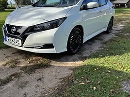 Nissan Leaf 2021 г Хэтчбек