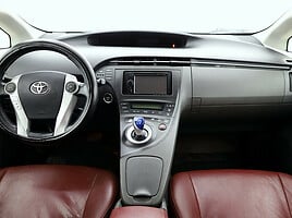 Toyota Prius 2010 г Хэтчбек