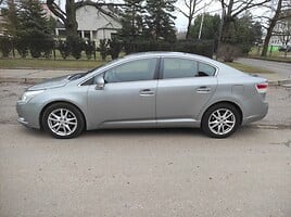 Toyota Avensis 2011 г Седан