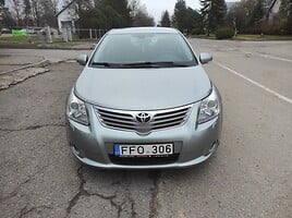 Toyota Avensis 2011 г Седан