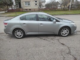 Toyota Avensis 2011 г Седан