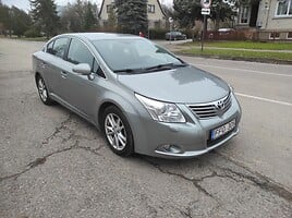 Toyota Avensis 2011 г Седан