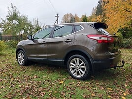 Nissan Qashqai 2015 г Внедорожник / Кроссовер