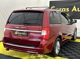 Chrysler Town & Country 2015 m Vienatūris