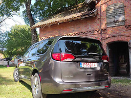 Chrysler Pacifica 2017 y Wagon