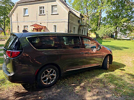 Chrysler Pacifica 2017 y Wagon