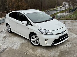 Toyota Prius Hybrid Prestige 2012 г