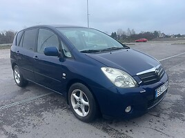 Toyota Corolla Verso 2002 г Минивэн