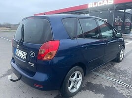 Toyota Corolla Verso 2002 г Минивэн