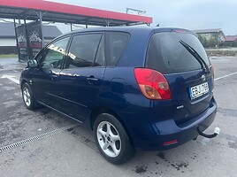 Toyota Corolla Verso 2002 г Минивэн