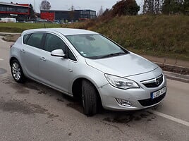 Opel Astra 2011 y Hatchback