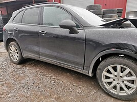 Porsche Cayenne 2011 y parts