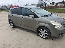 Toyota Corolla Verso 2005 г Минивэн