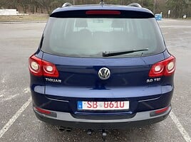 Volkswagen Tiguan 2009 г Внедорожник / Кроссовер