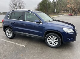 Volkswagen Tiguan 2009 г Внедорожник / Кроссовер