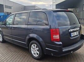 Chrysler Town & Country 2012 m Vienatūris