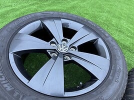 Volkswagen Siunciam, 6.5J ET41 light alloy R17 rims