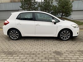 Toyota Auris Full Hybrid Exec. 2011 y