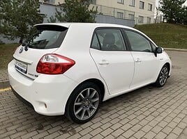 Toyota Auris Full Hybrid Exec. 2011 y