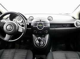 Mazda 2 2008 г Хэтчбек