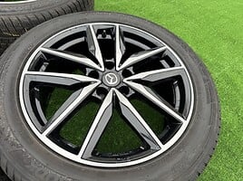 Mazda Siunciam, 7.5J ET40 light alloy R19 rims