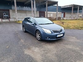 Toyota Avensis 2010 г Универсал