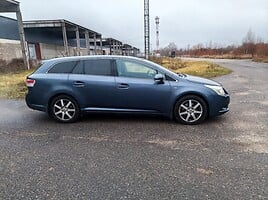 Toyota Avensis 2010 г Универсал