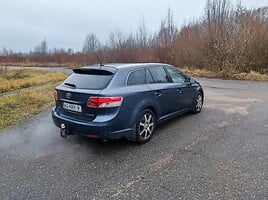 Toyota Avensis 2010 г Универсал