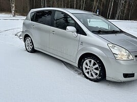 Toyota Corolla Verso 2004 г Универсал