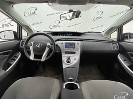 Toyota Prius 1.8 Hybrid Automatas 2013 y