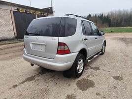 Mercedes-Benz ML 270 2001 y Off-road / Crossover