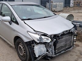 Toyota Prius 2013 г Хэтчбек