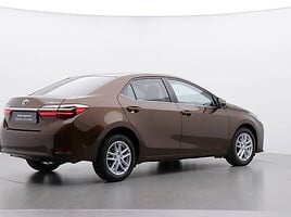 Toyota Corolla 2018 г Седан