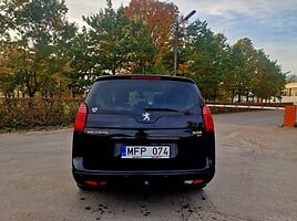 Peugeot 5008 2011 г Минивэн