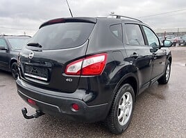 Nissan Qashqai 2011 y Off-road / Crossover