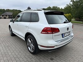 Volkswagen Touareg 2015 г Внедорожник / Кроссовер