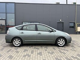 Toyota Prius 2005 г Хэтчбек