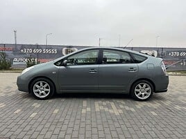 Toyota Prius 2005 г Хэтчбек