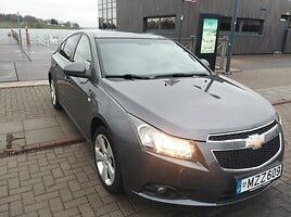 Chevrolet Cruze 2011 y Sedan