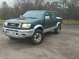 Nissan King Cab 2002 г Внедорожник / Кроссовер