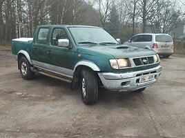 Nissan King Cab 2002 г Внедорожник / Кроссовер