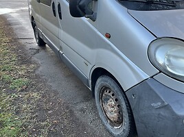 Opel Vivaro 2004 y parts