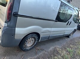 Opel Vivaro 2004 y parts